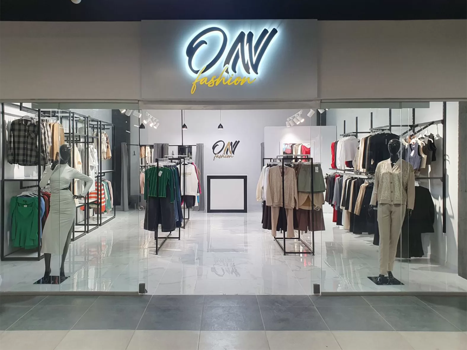 Торговое оборудование для магазина одежды ONN fashion