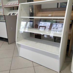 витрина скляна