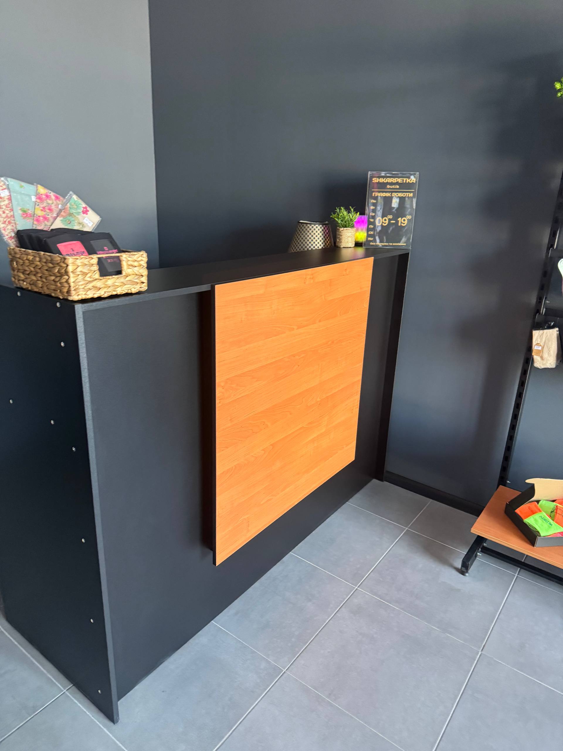 ресепшен кассовая стойка