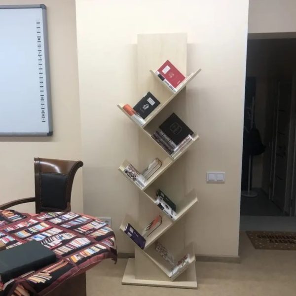 книжкова полиця
