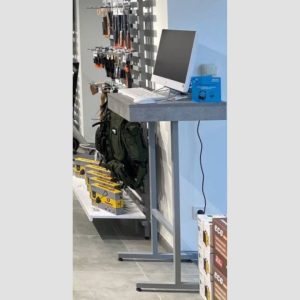 Стойка демонстрационная / стол для продавца-консультанта, ROMKOS NR-4